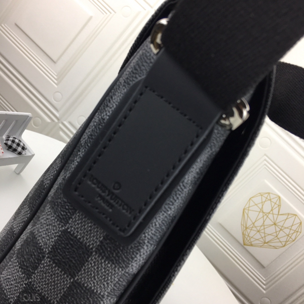 ルイヴィトンバッグ素材ディテール